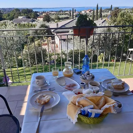 Bed & Breakfast Ladi's